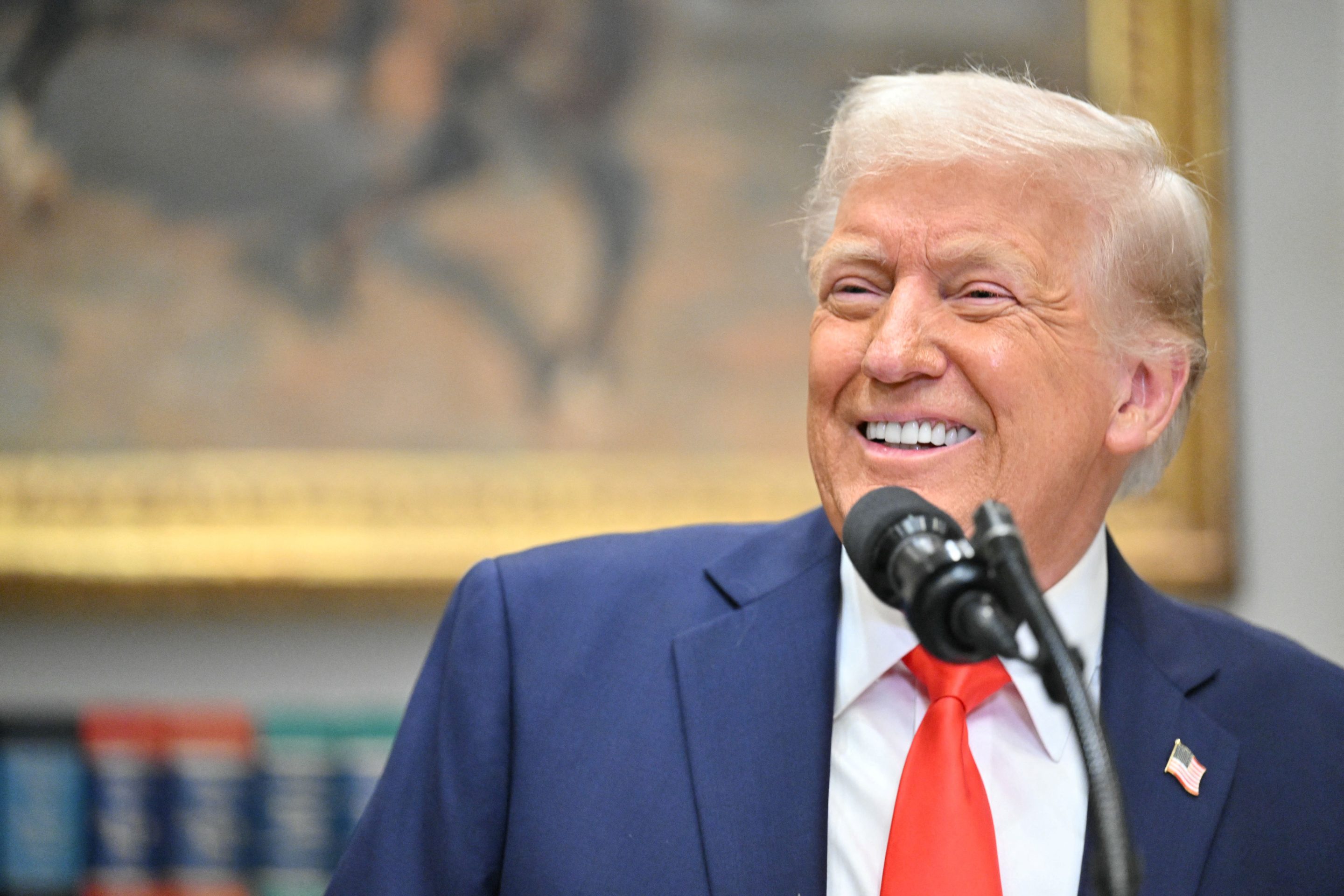 U.S. President Donald Trump plans to offer "gold card" visas for $5 million.