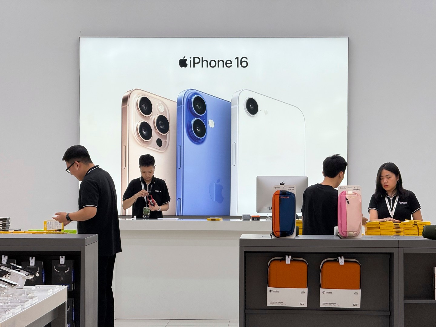 Apple shifting iPhone production to the U.S. is a ‘non-starter,’ even as Trump’s tariffs threaten to push prices to $3,000