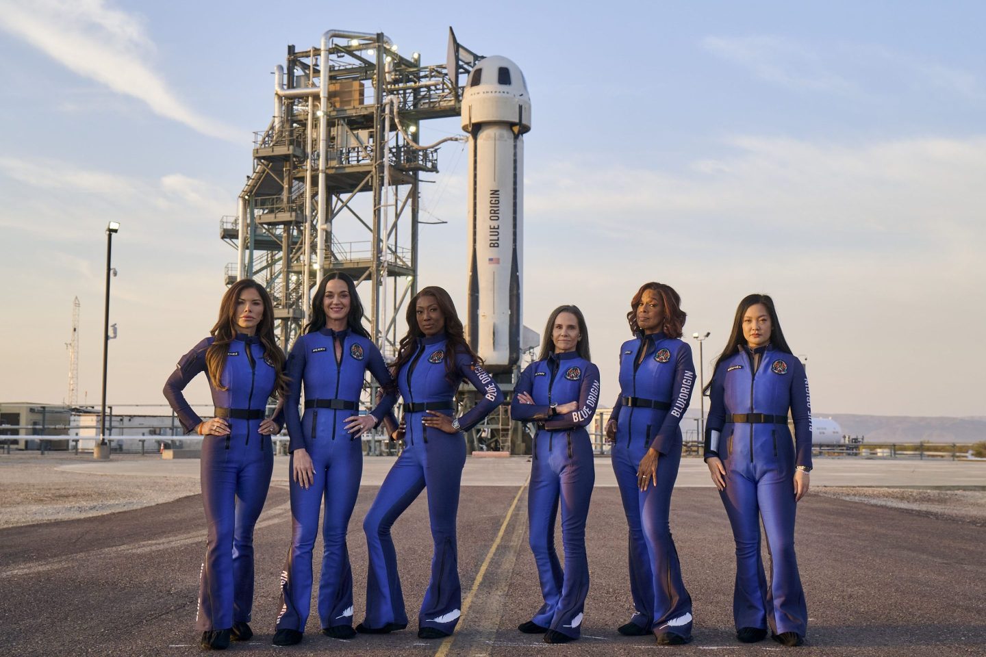 Lauren Sánchez, Katy Perry, Aisha Bowe, Kerianne Flynn, Gayle King, and Amanda Nguyễn