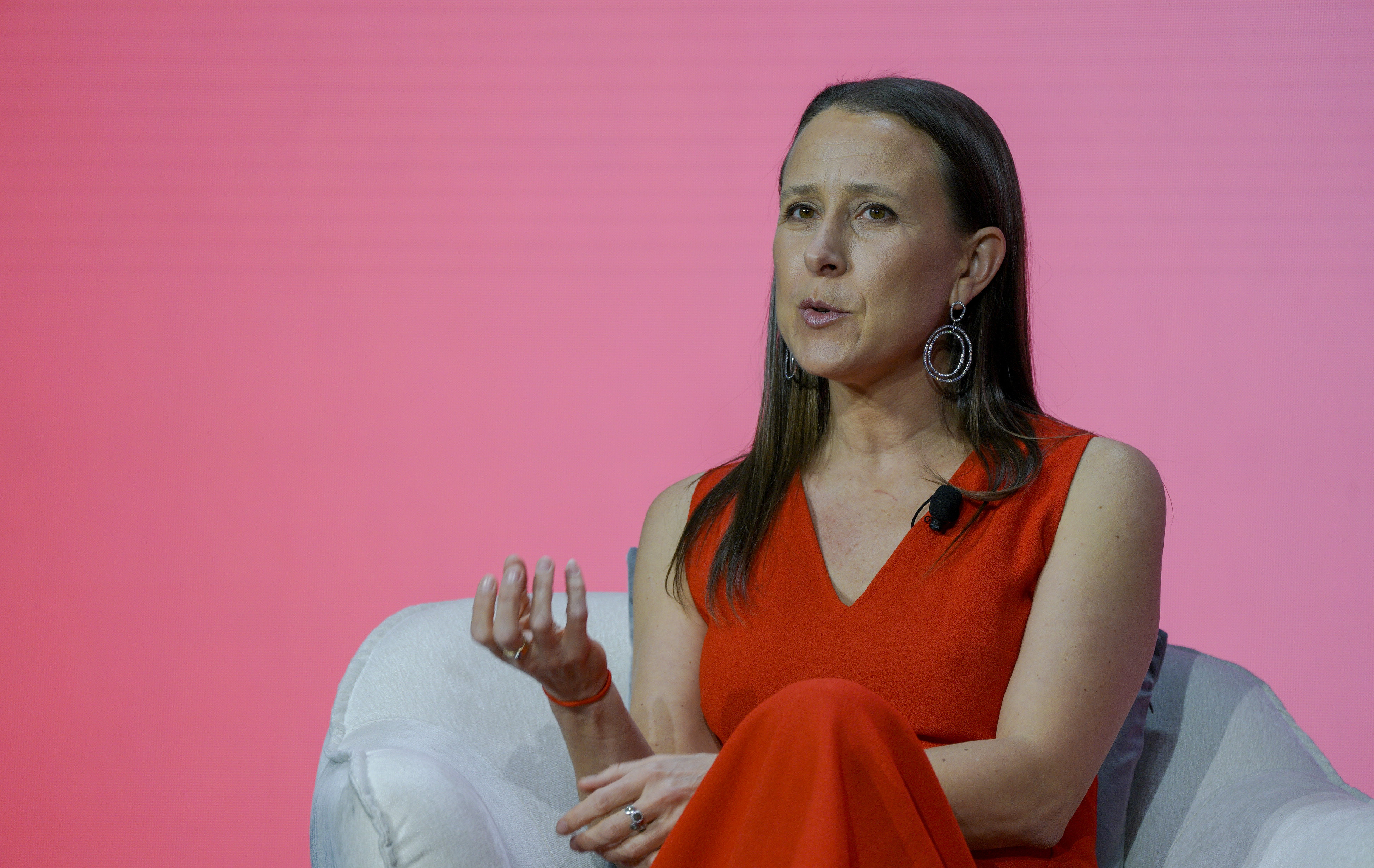 23andMe will hold a second auction for its cache of DNA data with an opening bid of $305 million from a group led by the company’s former CEO.