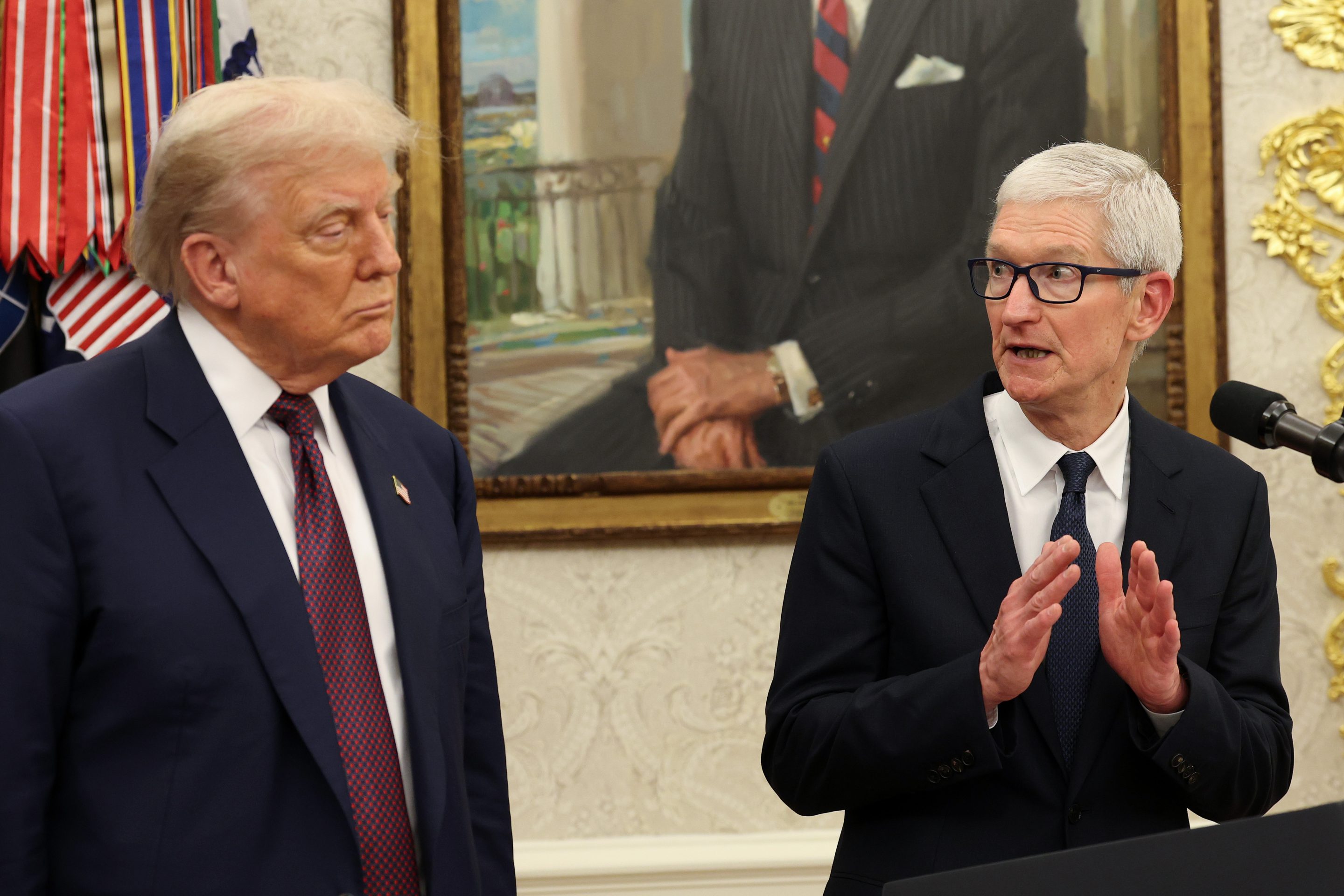 Tim Cook, Donald Trump