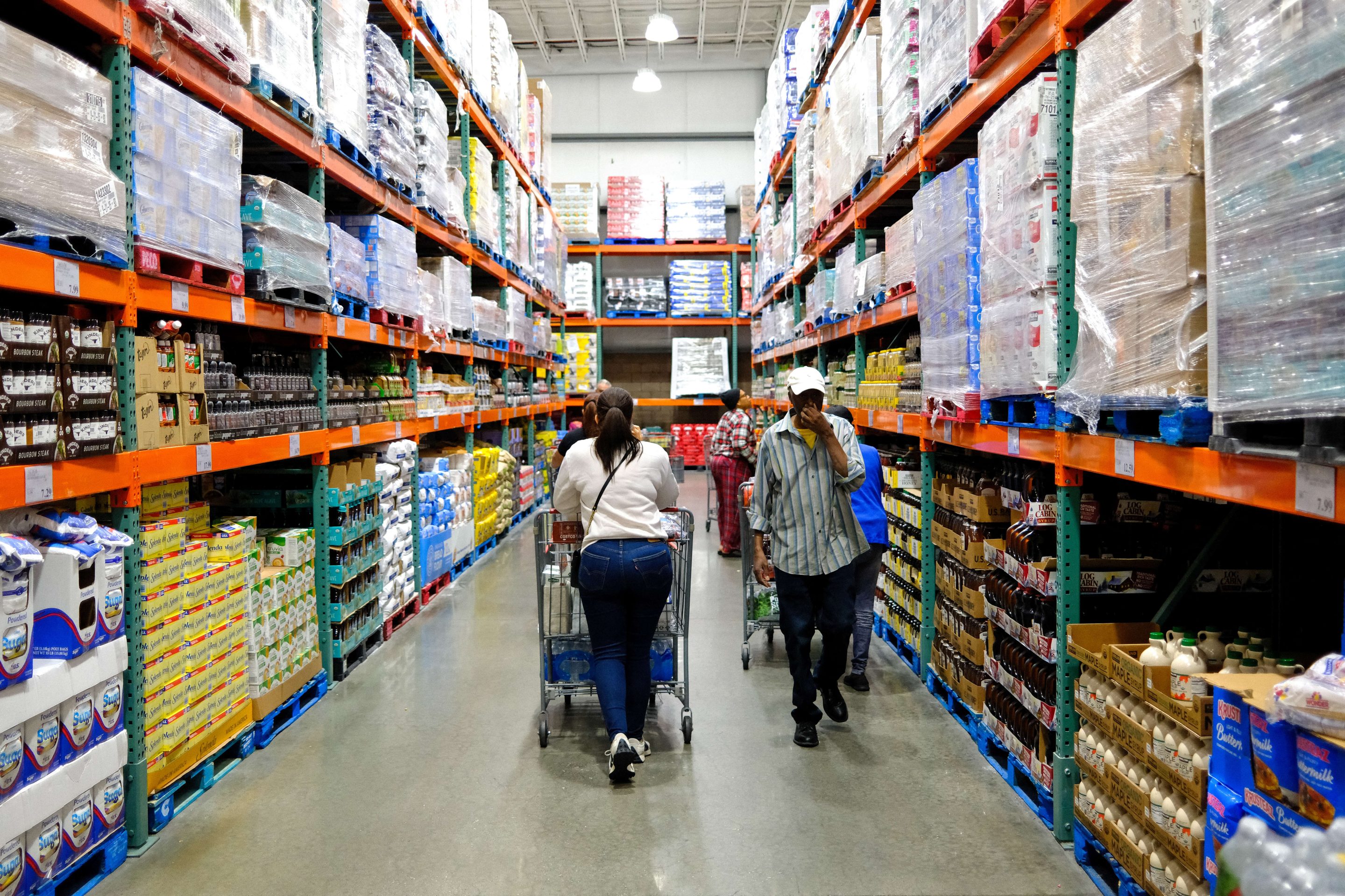 People shop in a discount supermarket in Union, N.J., on Sept. 22.