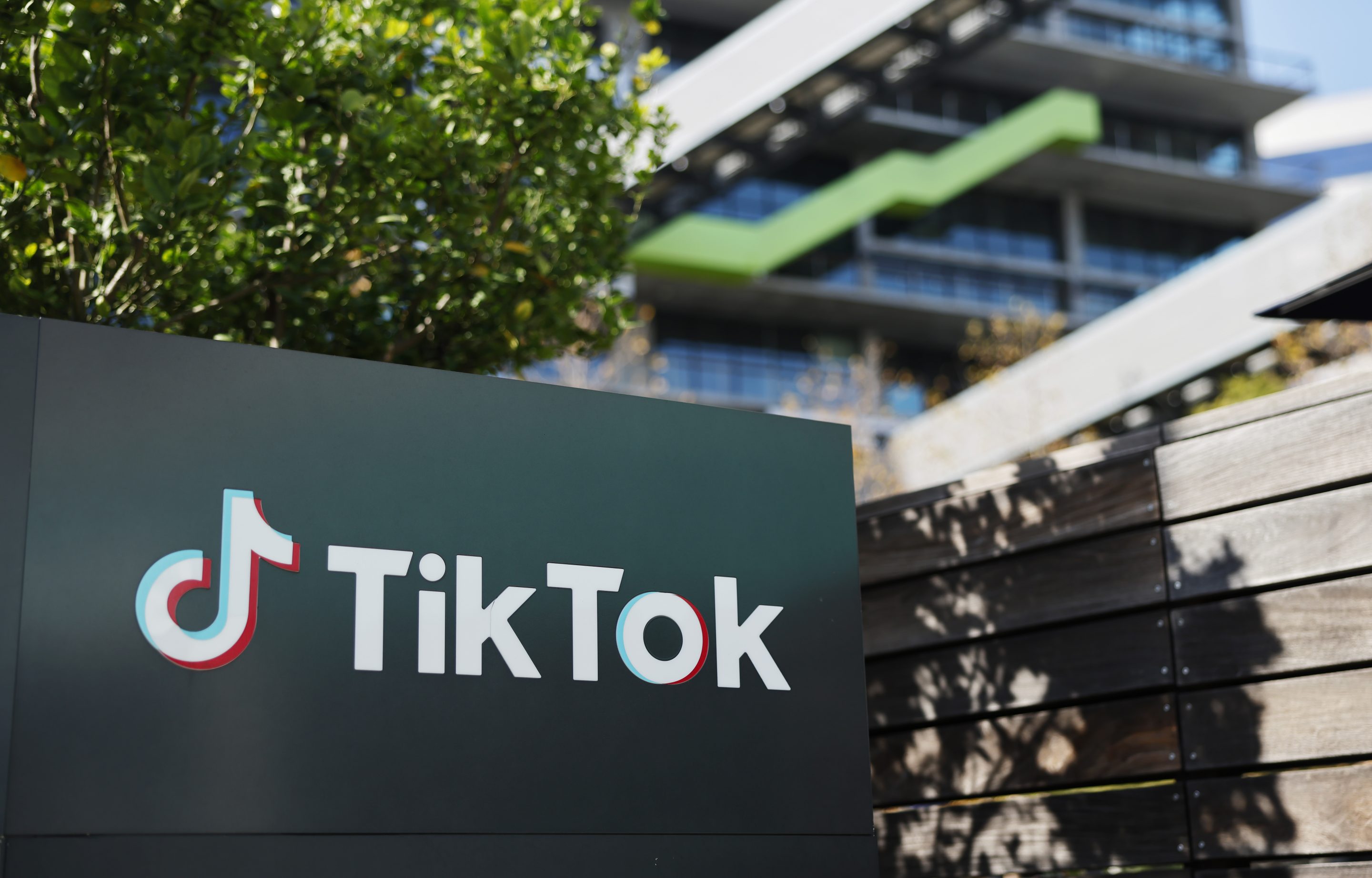 TikTok announced that its Chinese parent company, ByteDance, completed a deal to form a new U.S. TikTok entity with non-Chinese investors.