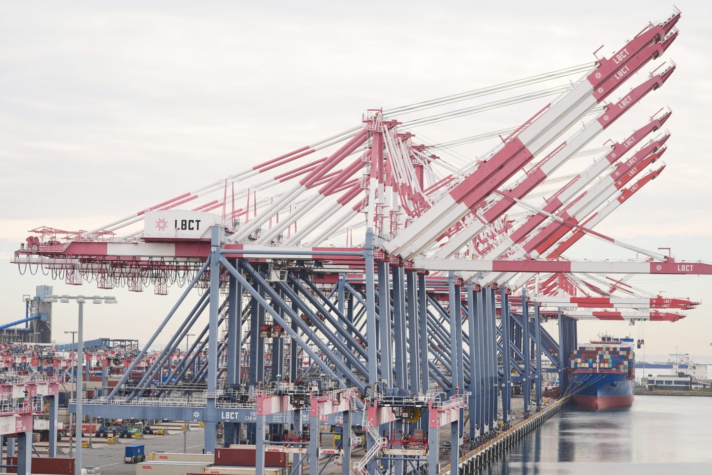Trump’s plan B to impose new tariffs is also illegal because a balance-of-payments deficit doesn’t exist, trade experts say