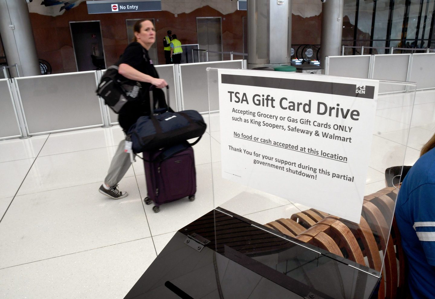 A charity that usually feeds people in war zones and disaster areas is providing meals to TSA officers who aren’t getting paid