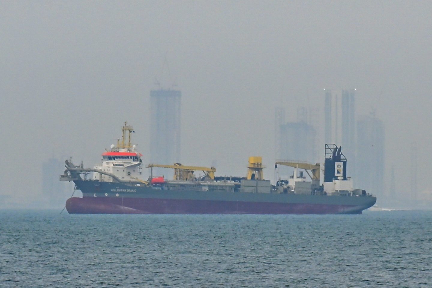 UAE and Kuwait start oil output cuts after Hormuz blockage