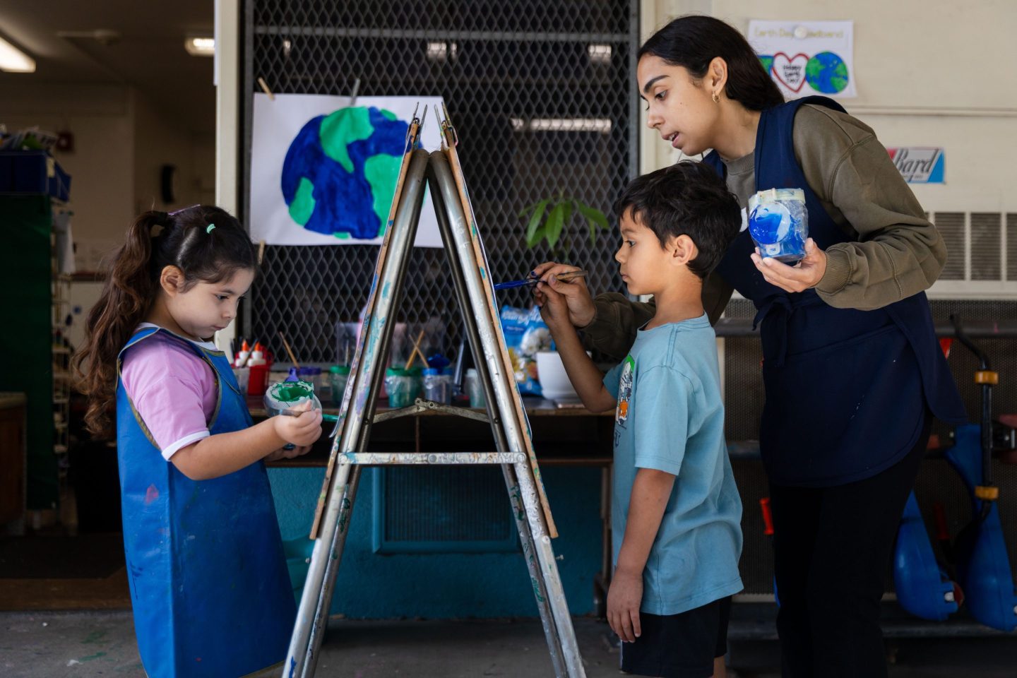 kids paint at school