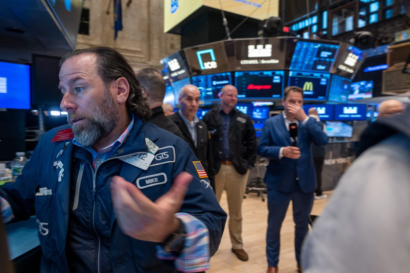 Traders work on the floor of the New York Stock Exchange (NYSE) on April 04, 2025 in New York City.