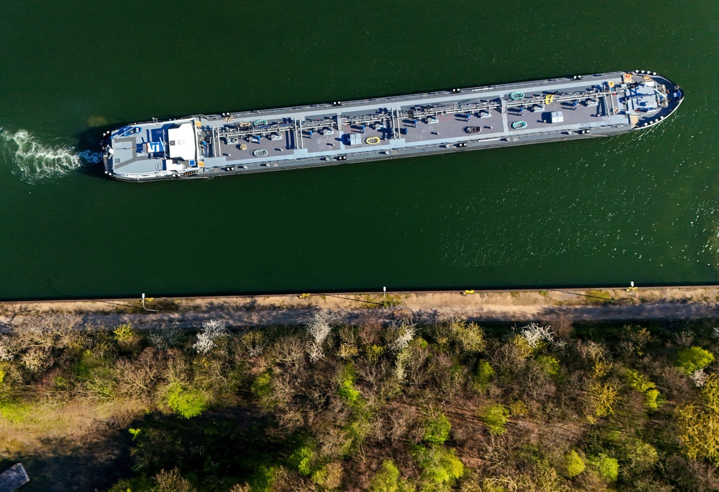 Photo: Oil tanker.