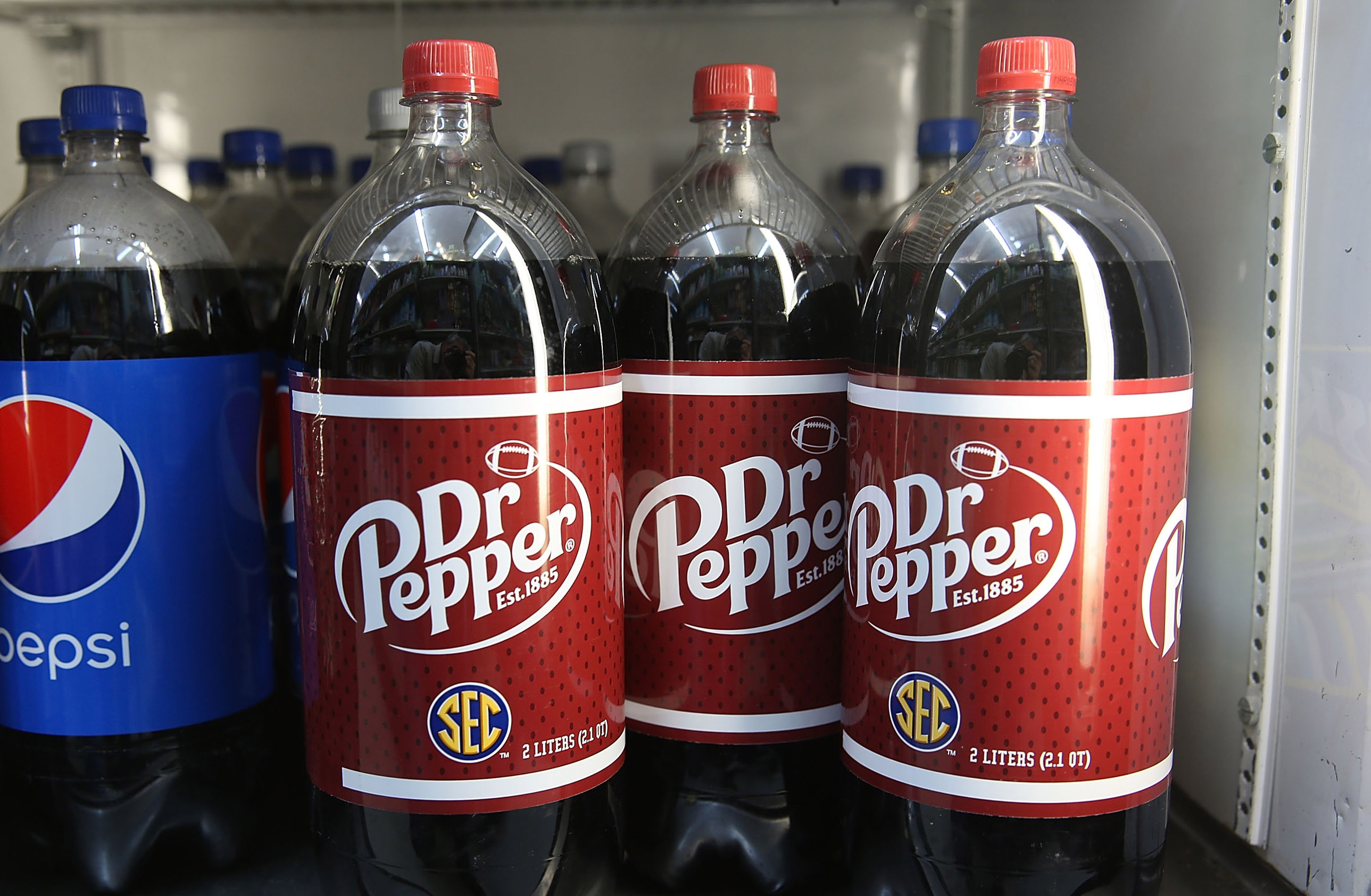 The beverage company, which makes Dr Pepper soda and Keurig coffee, reported first-quarter revenue of $3.98 billion.