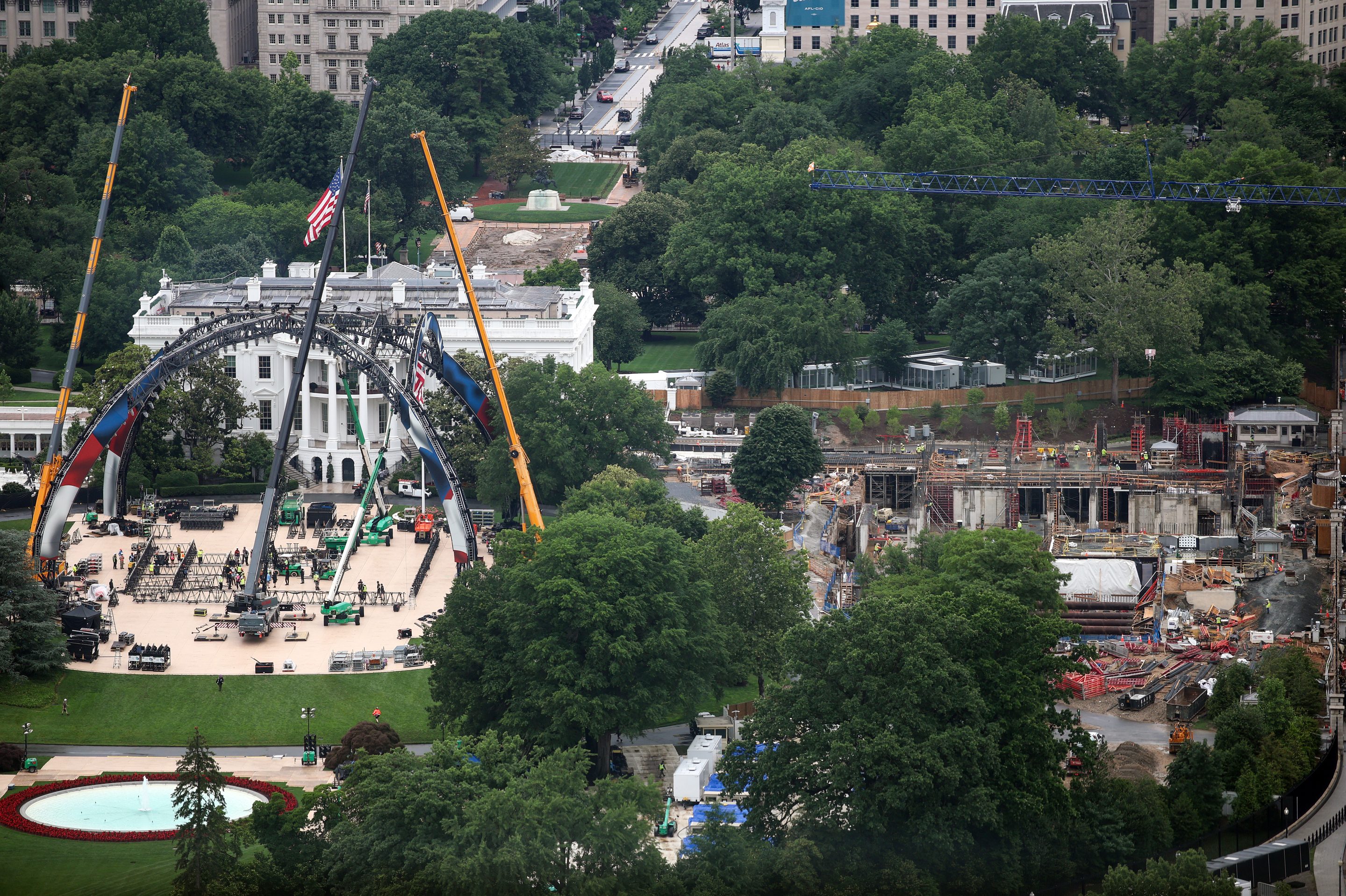 View of the White House lawn and grounds