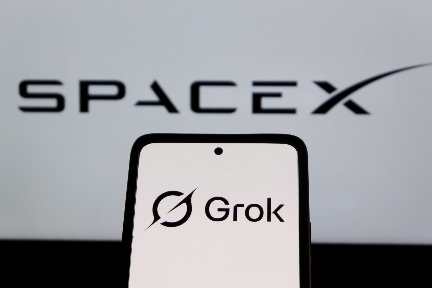 Top analyst: 71% of SpaceX’s $2 trillion value rests on AI. Grok’s numbers are ‘almost comical’ by comparison