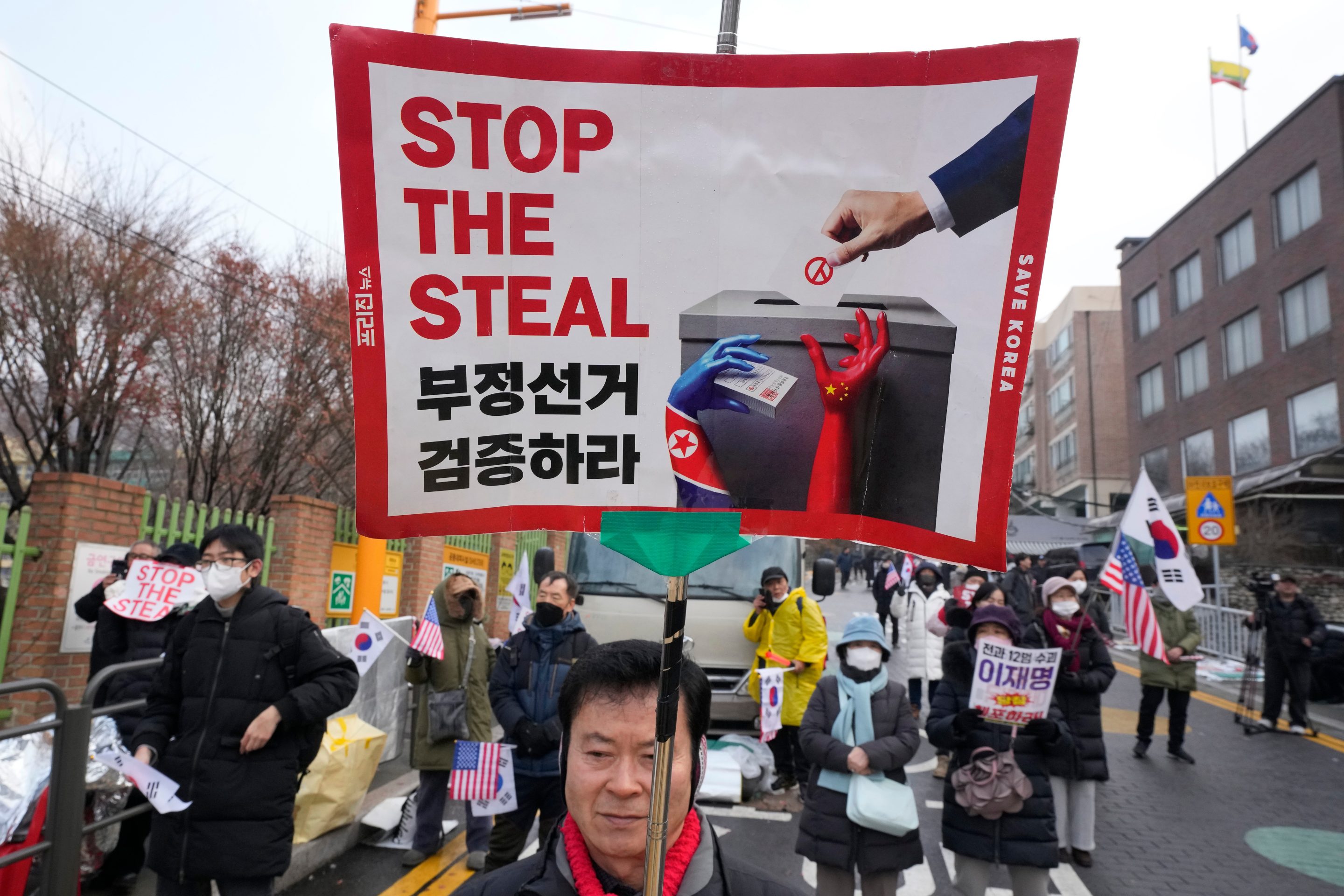The Journalists Association of Korea said the mere prospect of news organizations repeatedly facing massive damage claims or legal disputes could have an “unavoidable chilling effect.”